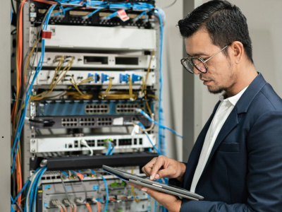 Zabezpečenie a optimalizácia firemných sietí